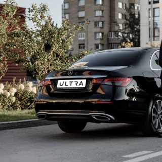 Компания Ultra Drivers предлагает пакетное бронирование автомобиля с водителем на Иннопром